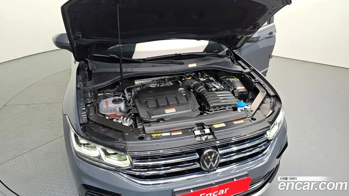 Volkswagen Tiguan — фото 8