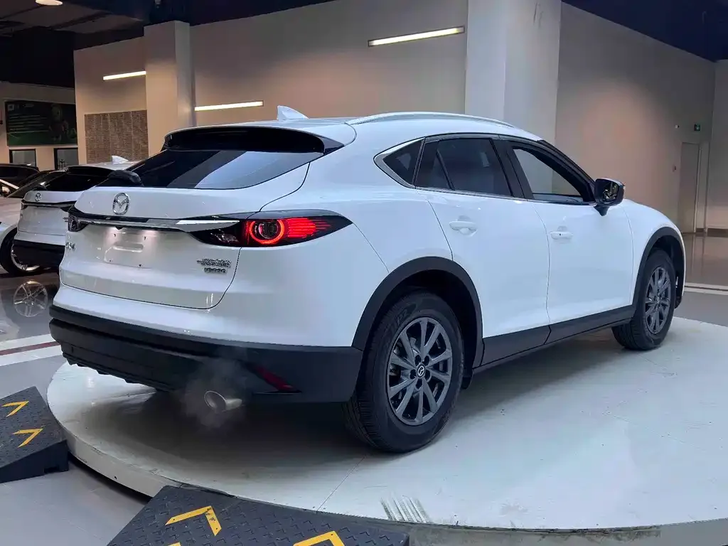 Mazda CX-4 — фото 8