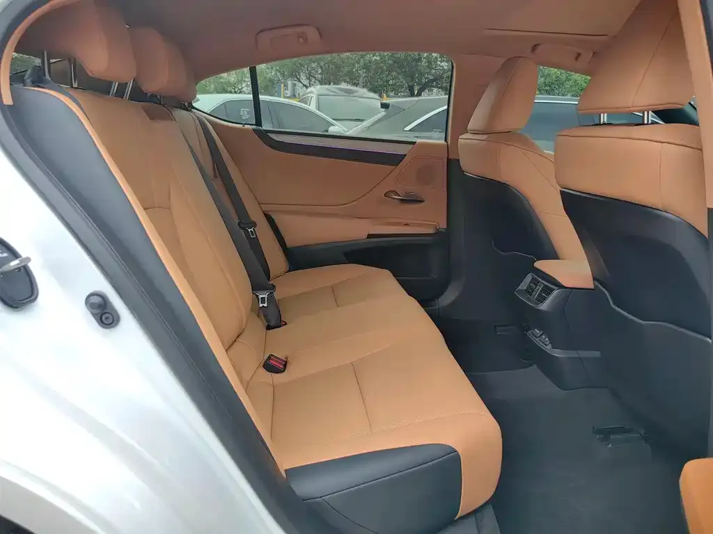 Lexus ES 2025 из CN, фото 3