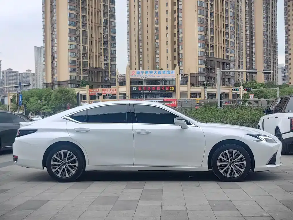 Lexus ES 2025 из CN, фото 6