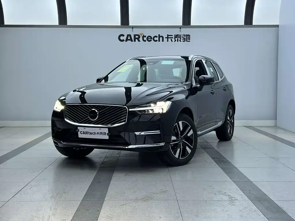Volvo XC60 — фото 1