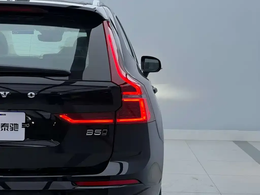 Volvo XC60 — фото 2
