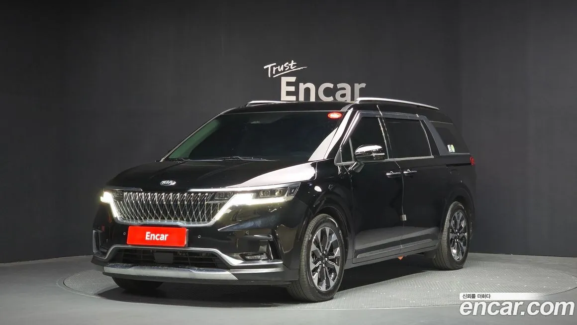 Kia Carnival — фото 1