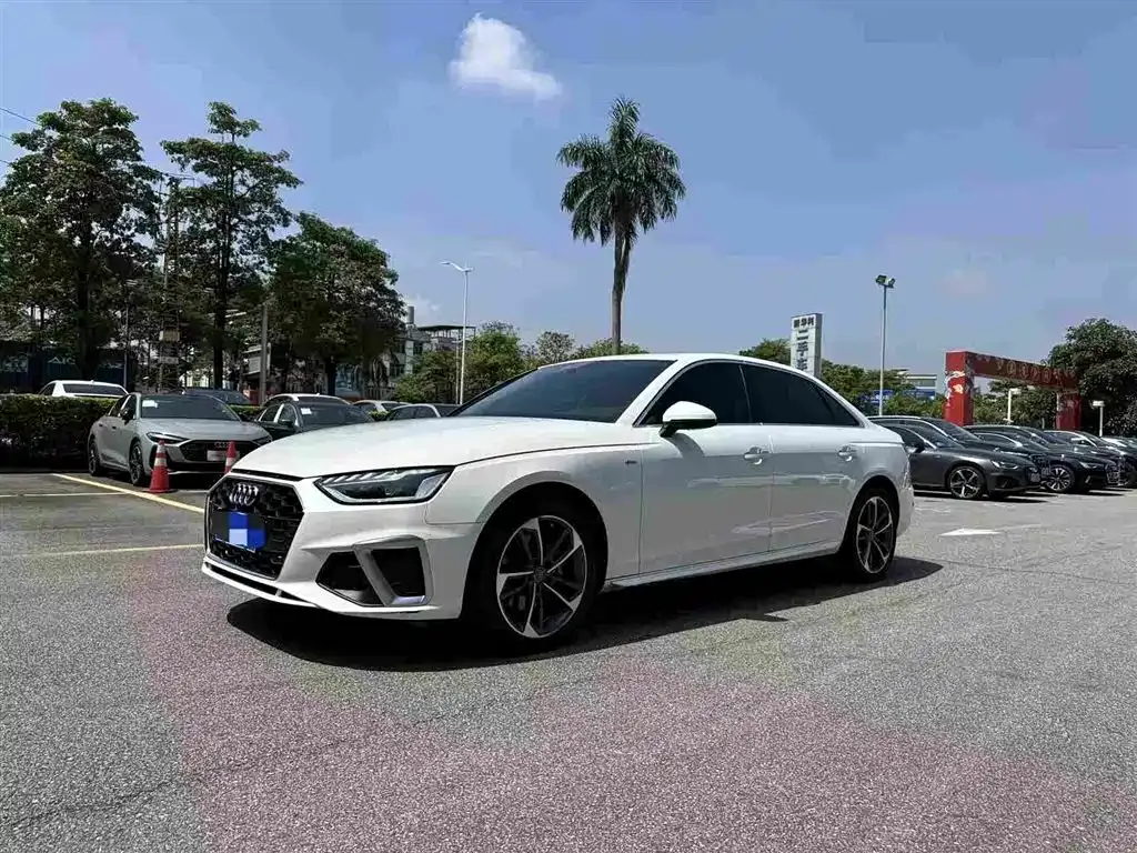 Audi A4L 2021 из CN, фото 1