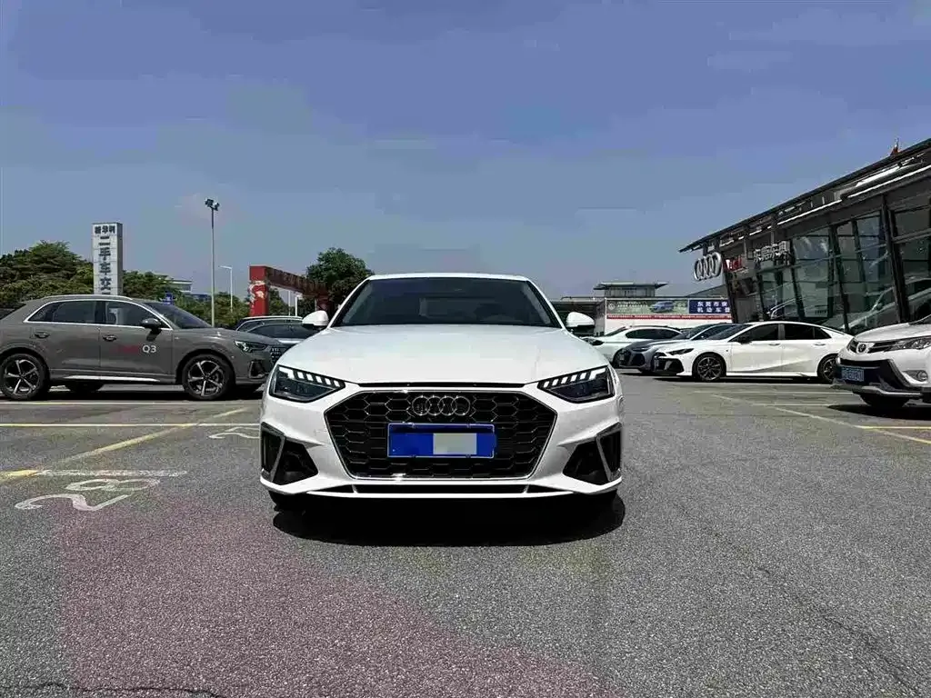 Audi A4L 2021 из CN, фото 7