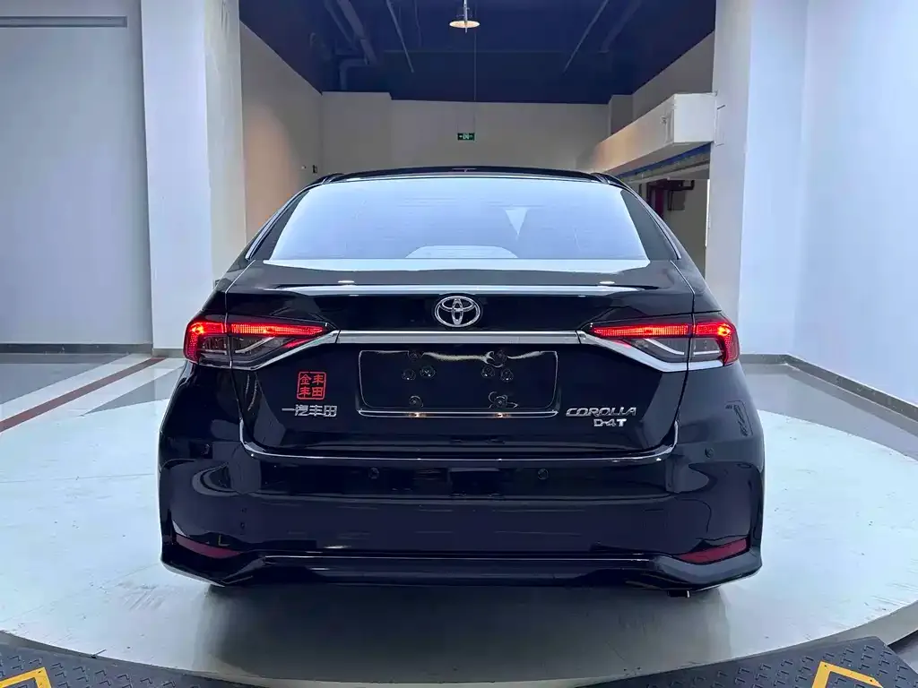 Toyota Corolla — фото 4