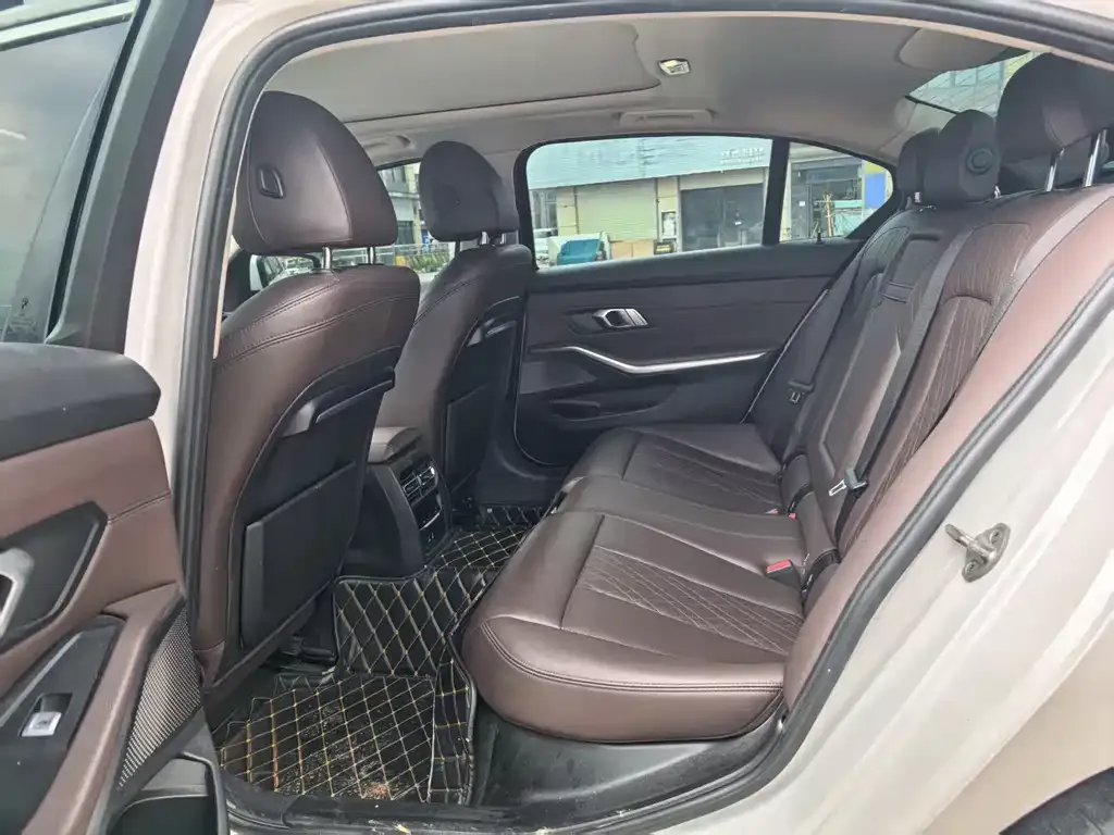 BMW 3 Series 2022 из CN, фото 3