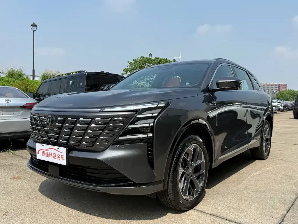 Changan CS75PLUS — фото 1