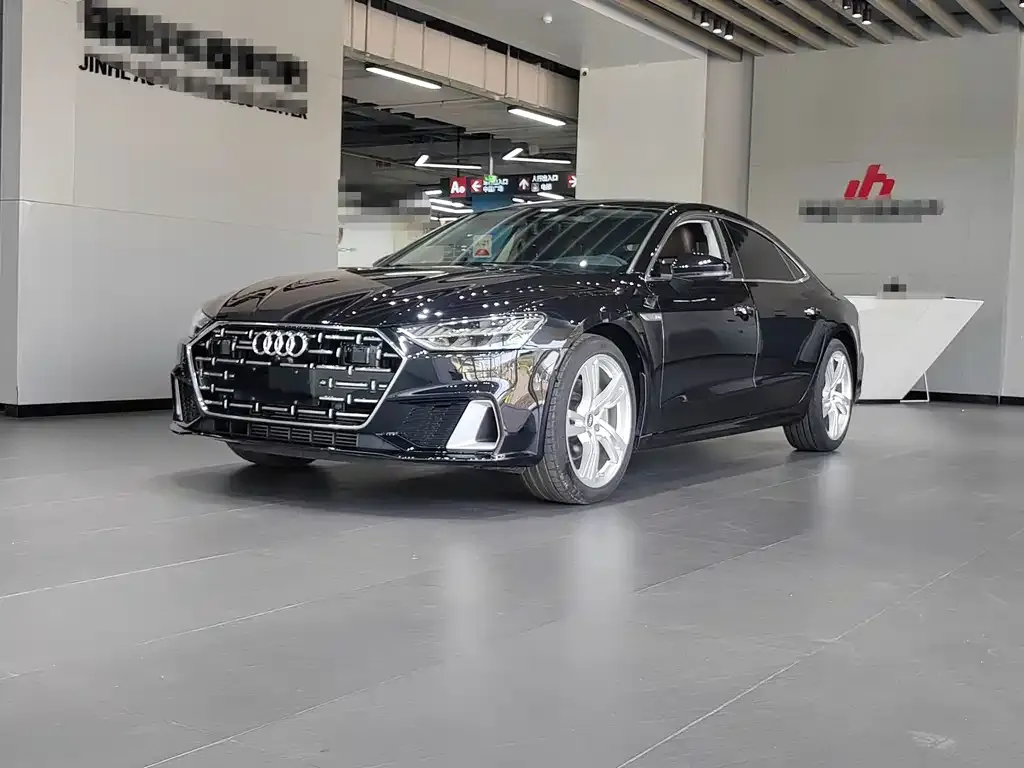 Audi A7L — фото 1