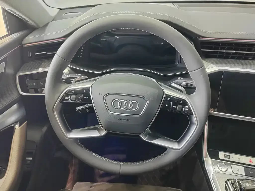Audi A7L — фото 6