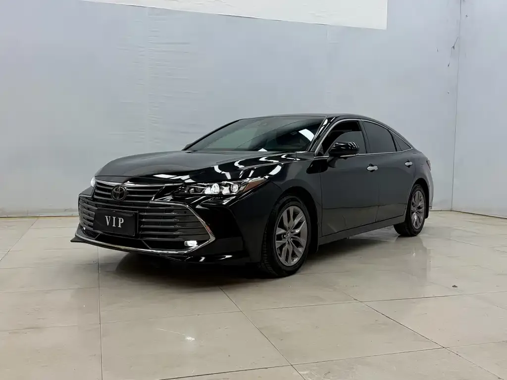 Toyota Avalon — фото 1