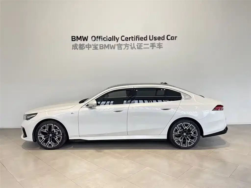 BMW 5 Series — фото 4