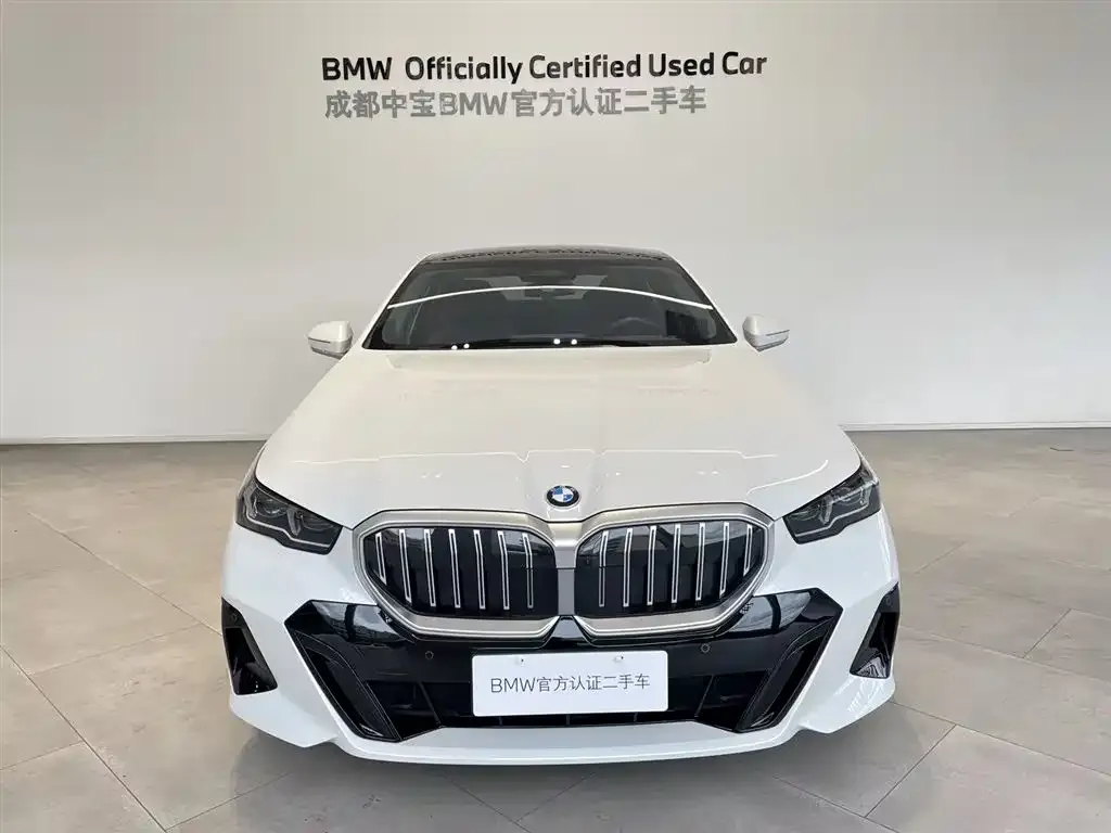 BMW 5 Series — фото 6