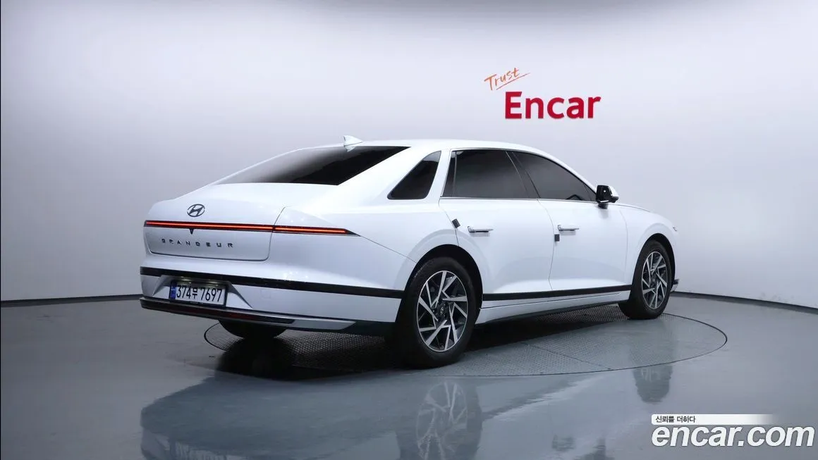 Hyundai Grandeur 2023 из KR, фото 2