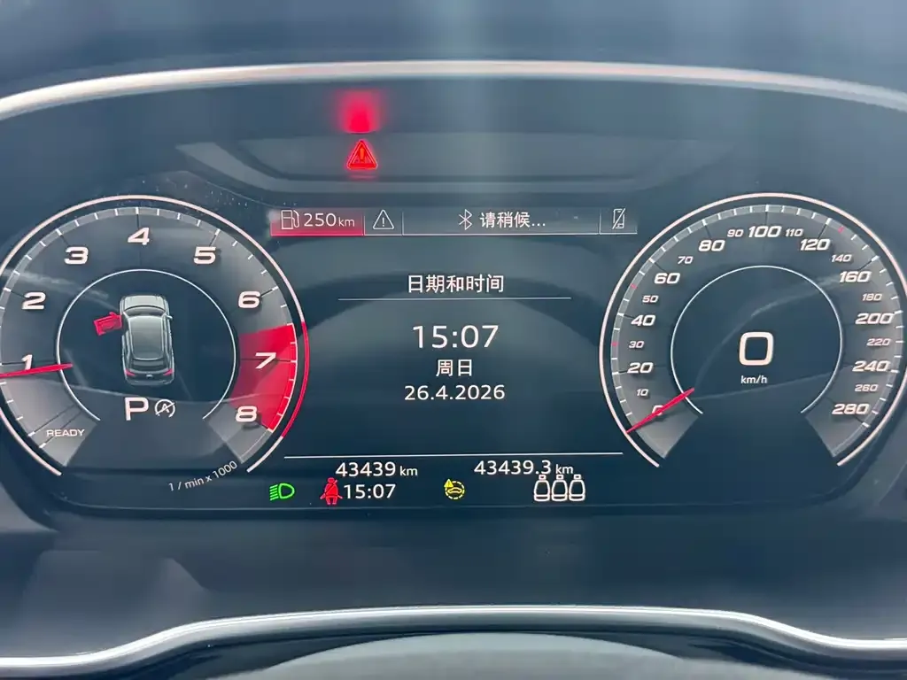Audi Q3 2023 из CN, фото 2