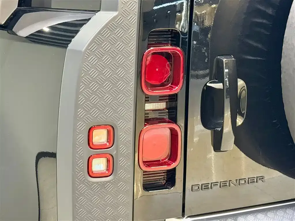 Land Rover Defender — фото 5