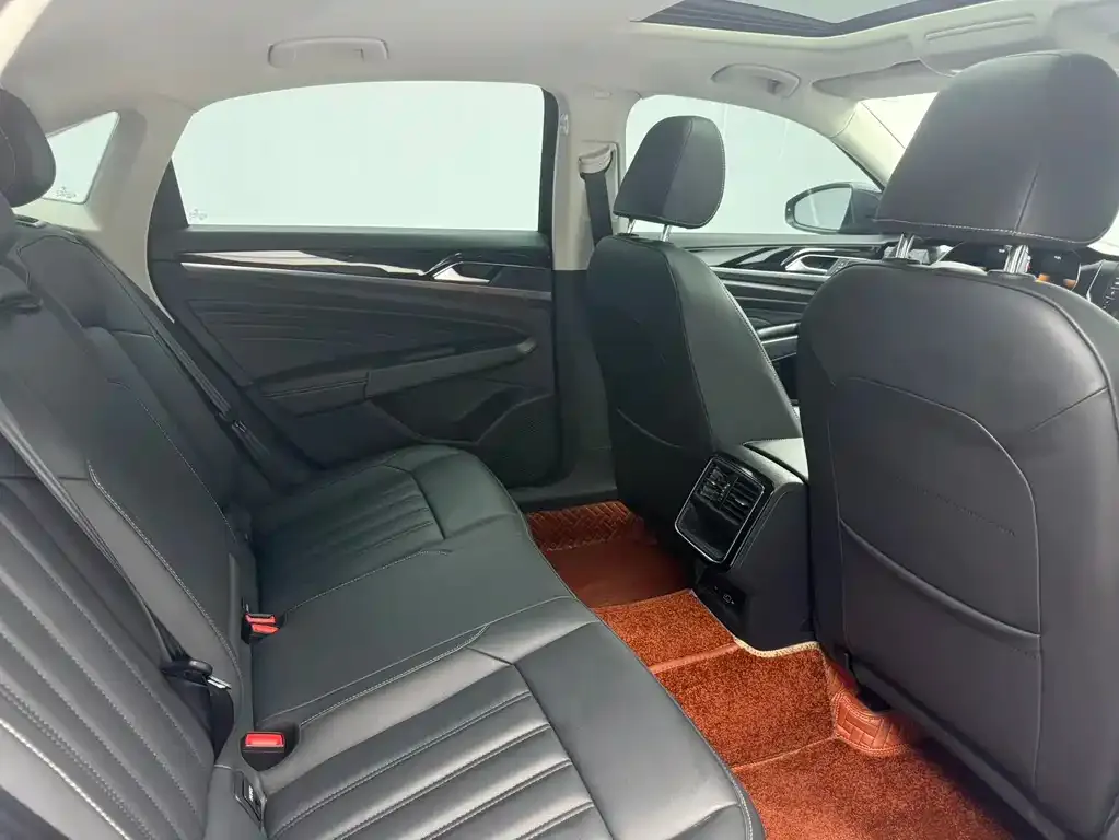 Volkswagen Passat — фото 6