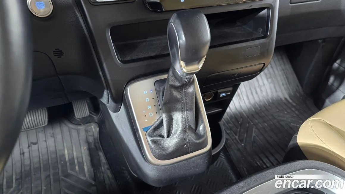 Hyundai Staria — фото 3