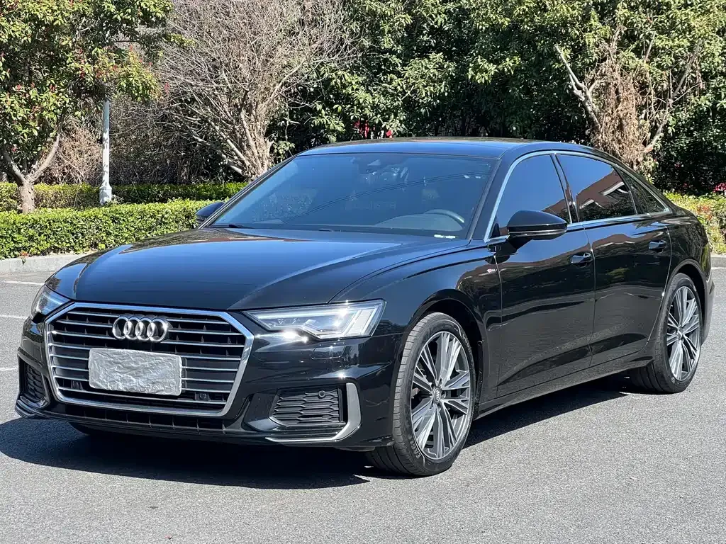 Audi A6L — фото 1