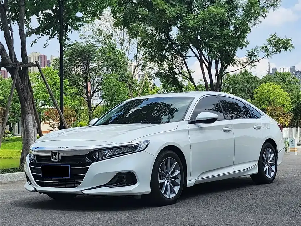 Honda Accord — фото 1