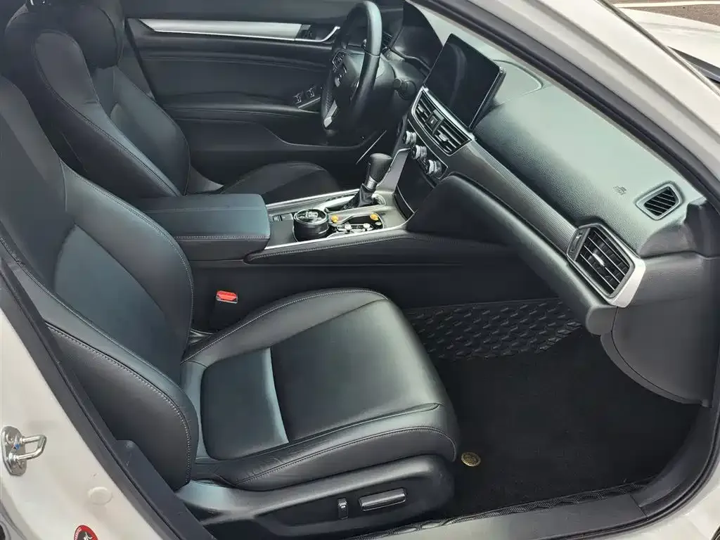 Honda Accord — фото 4