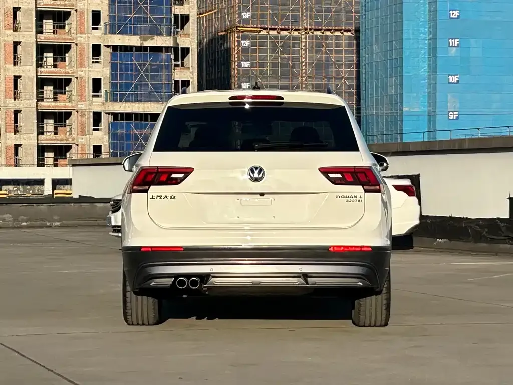 Volkswagen Tiguan L — фото 3