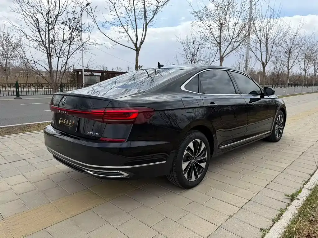 Volkswagen Passat — фото 10