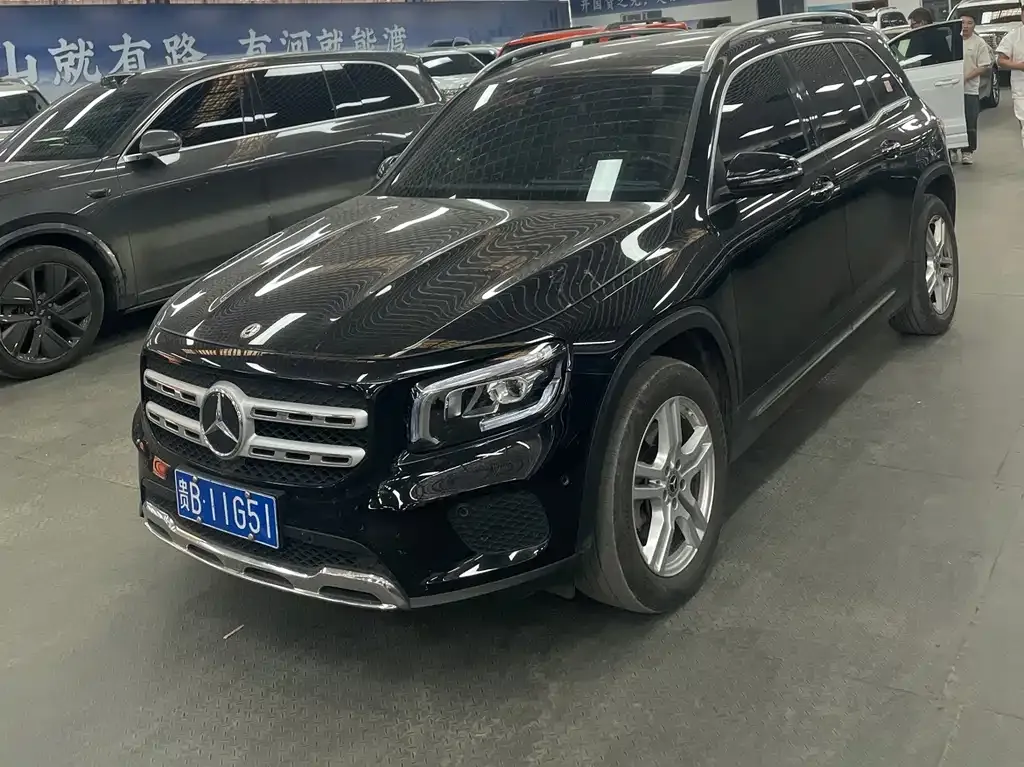Mercedes-Benz GLB — фото 1