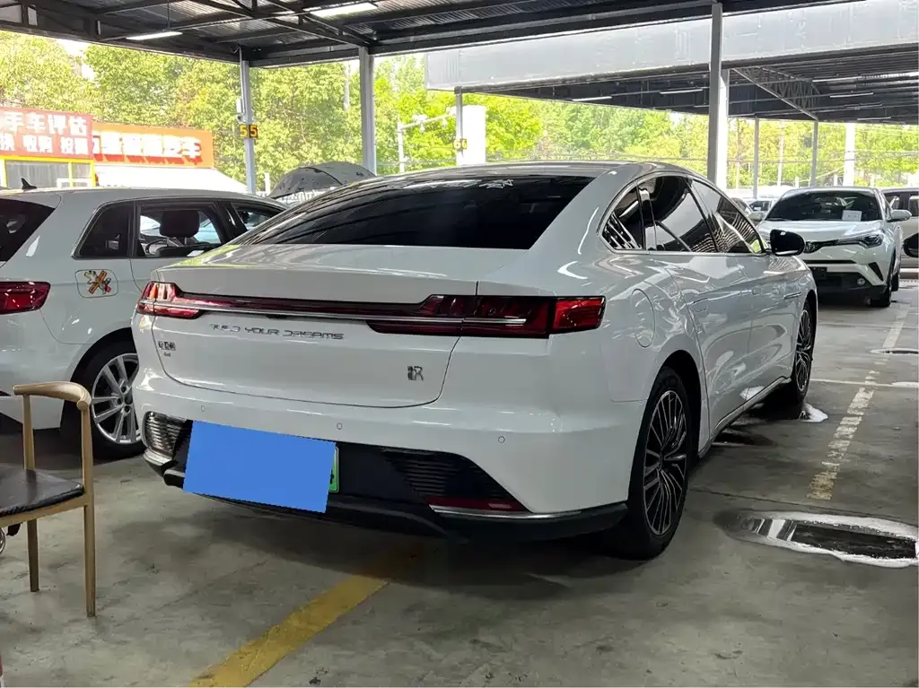BYD Han — фото 6