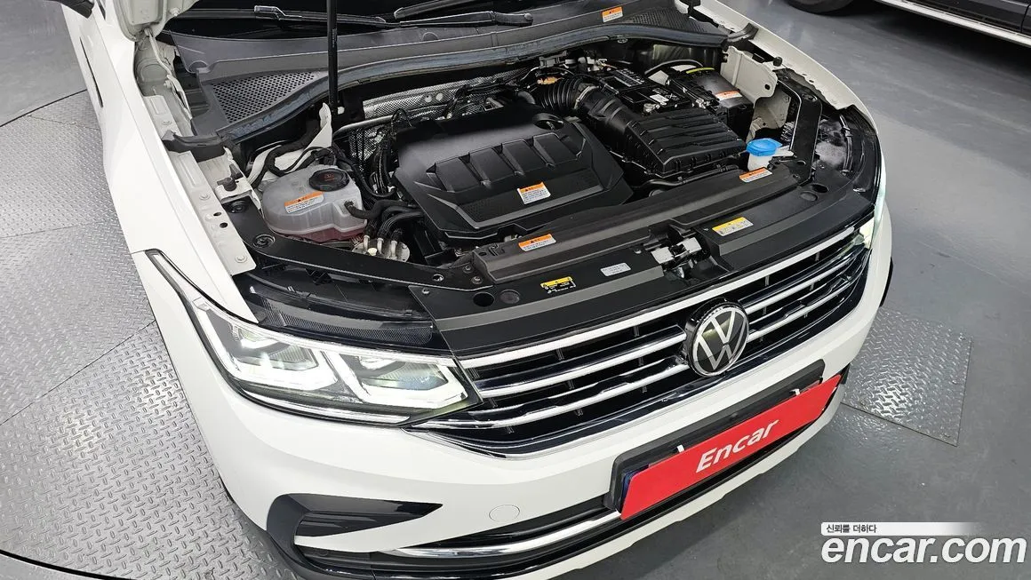 Volkswagen Tiguan — фото 7