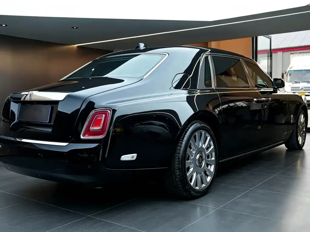 Rolls-Royce Phantom 2022 из CN, фото 10