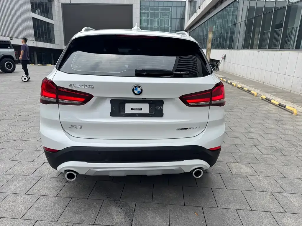 BMW X1 — фото 9