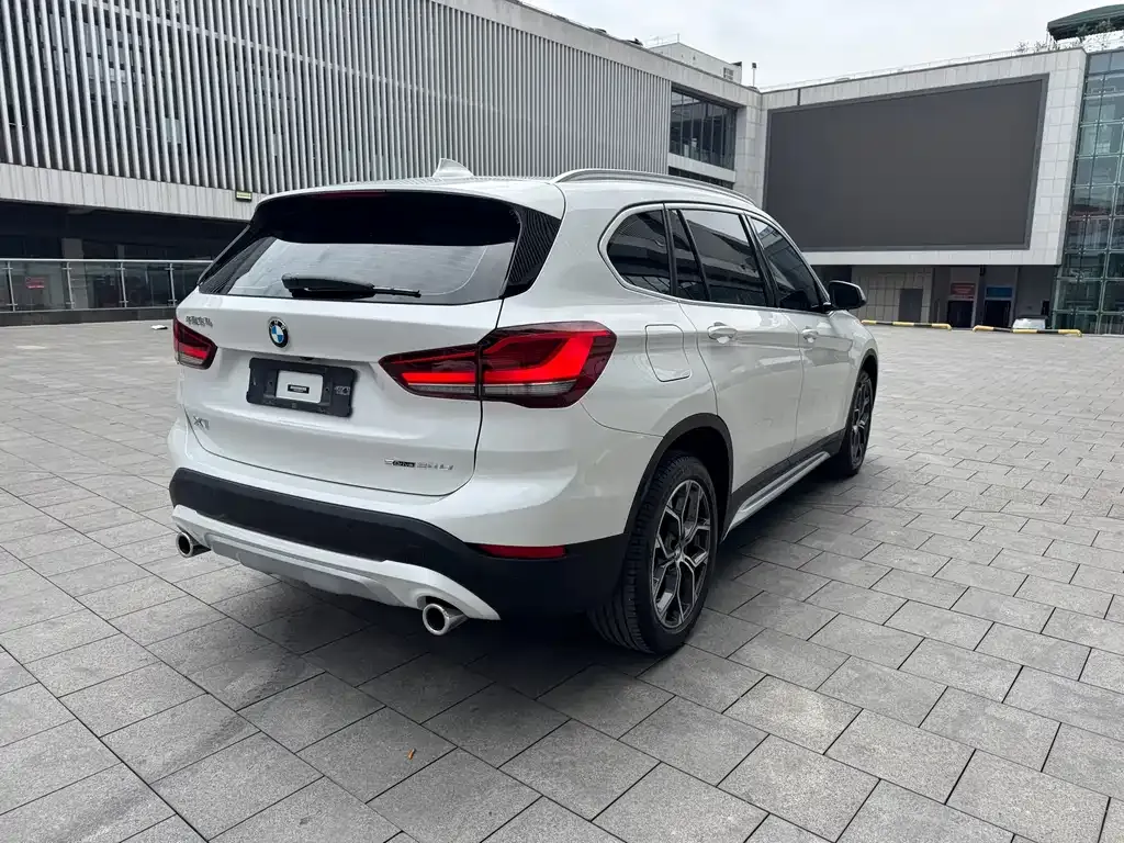BMW X1 — фото 8