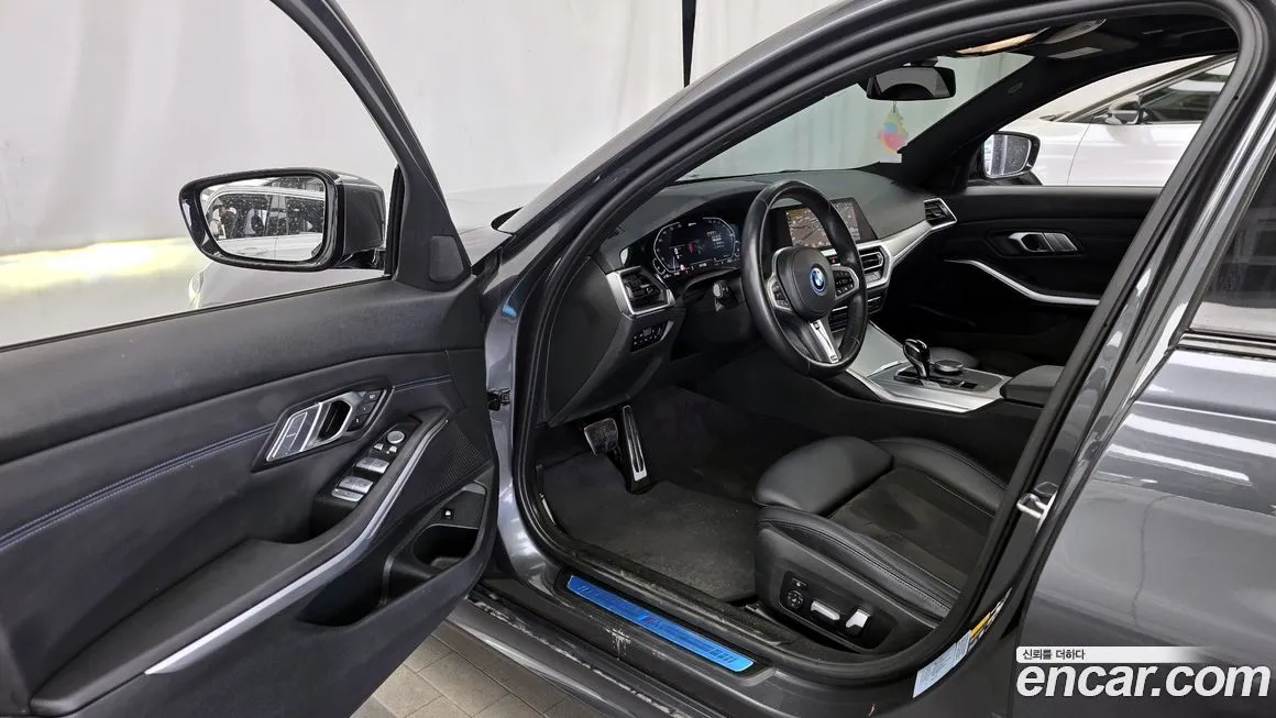 BMW 3-Series 2022 из KR, фото 8