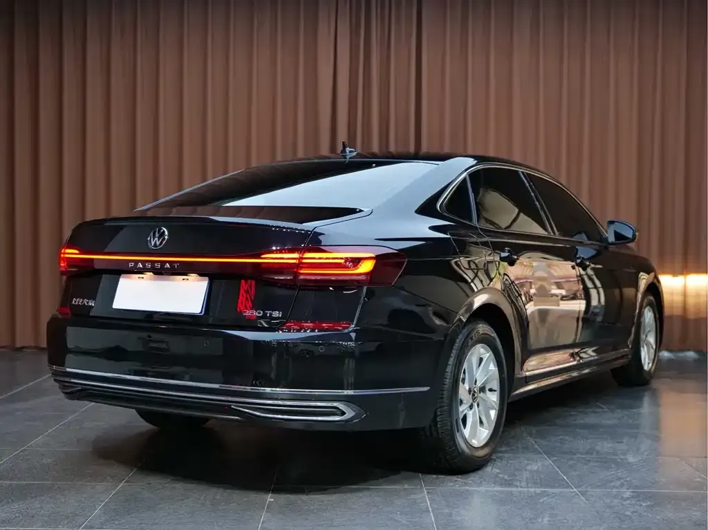 Volkswagen Passat — фото 6