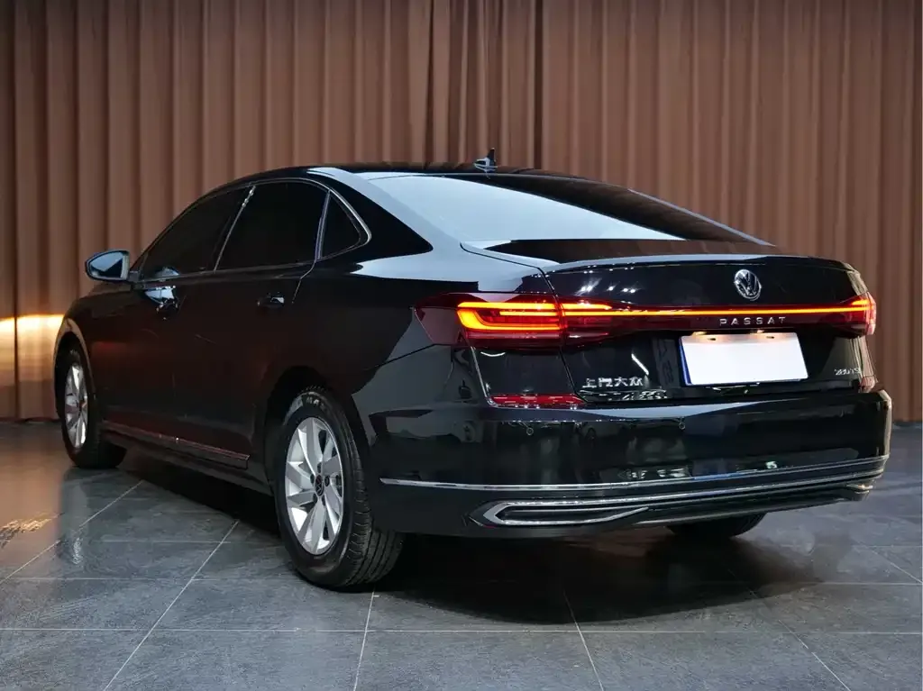 Volkswagen Passat — фото 3