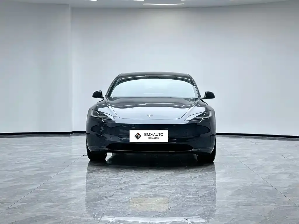 Tesla Model 3 — фото 4