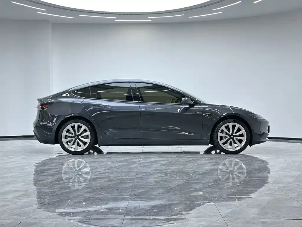 Tesla Model 3 — фото 3