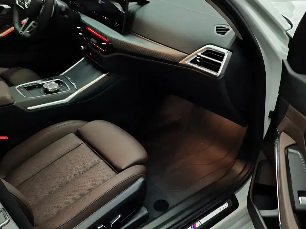 BMW 3 Series 2024 из CN, фото 5