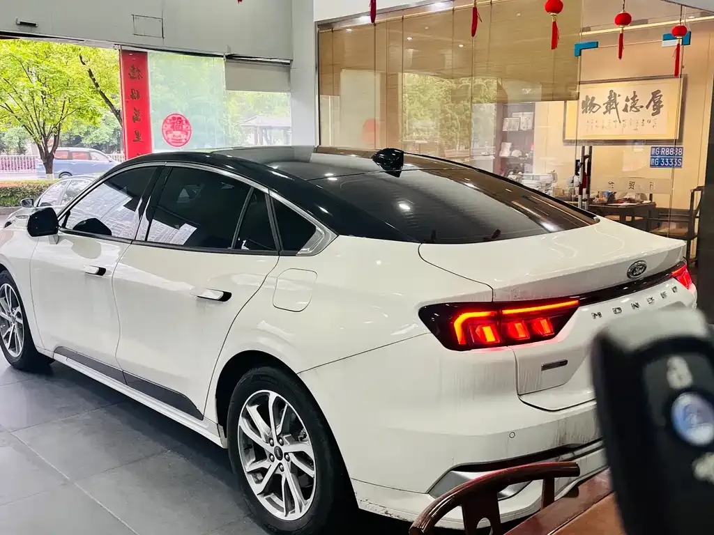 Ford Mondeo 2023 из CN, фото 5