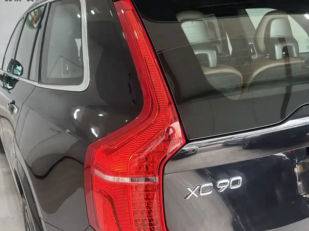 Volvo XC90 — фото 6