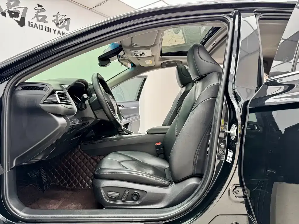 Toyota Camry 2023 из CN, фото 9