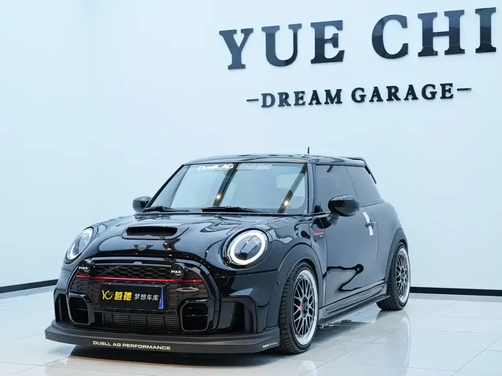 MINI JCW (John Cooper Works) — фото 1