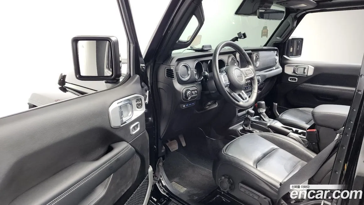 Jeep Wrangler 2022 из KR, фото 2