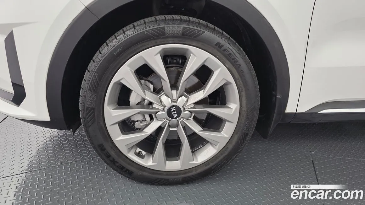 Kia Sorento — фото 9