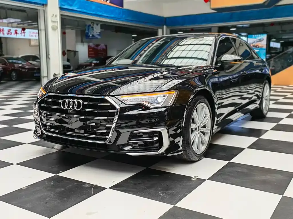 Audi A6L — фото 1