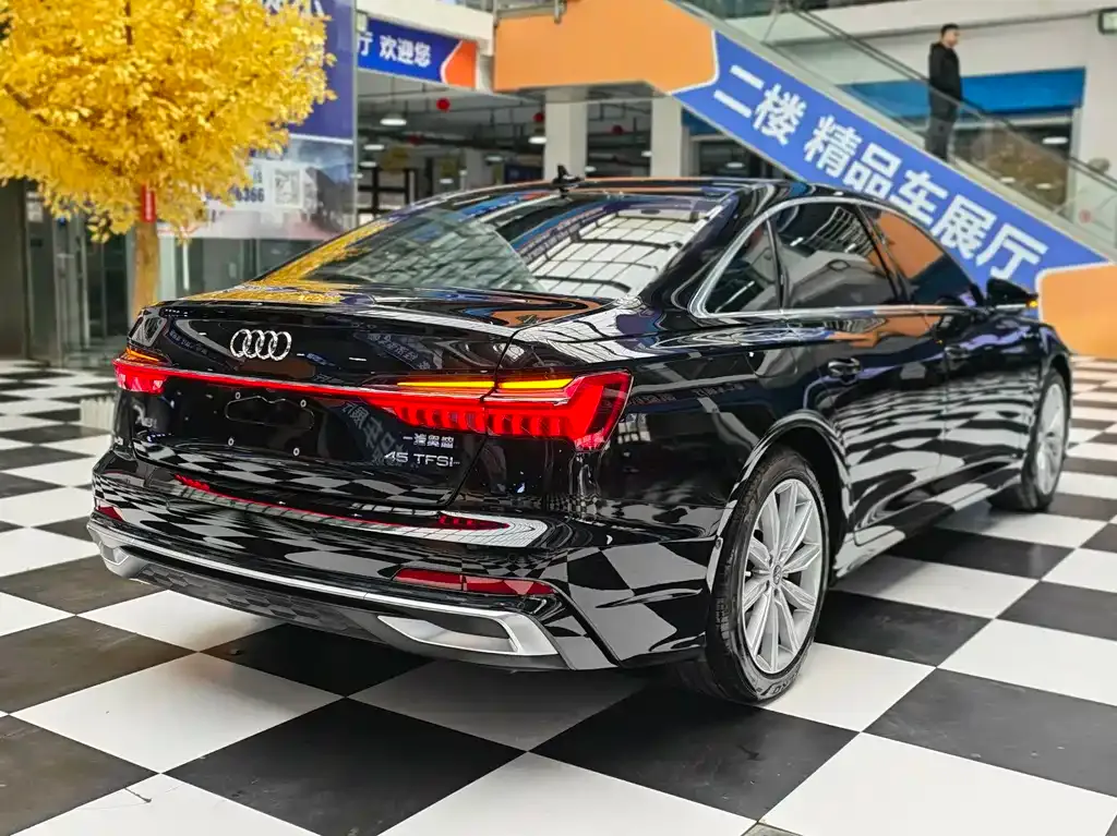 Audi A6L — фото 9