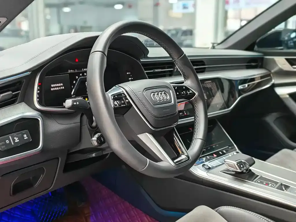 Audi A6L — фото 6