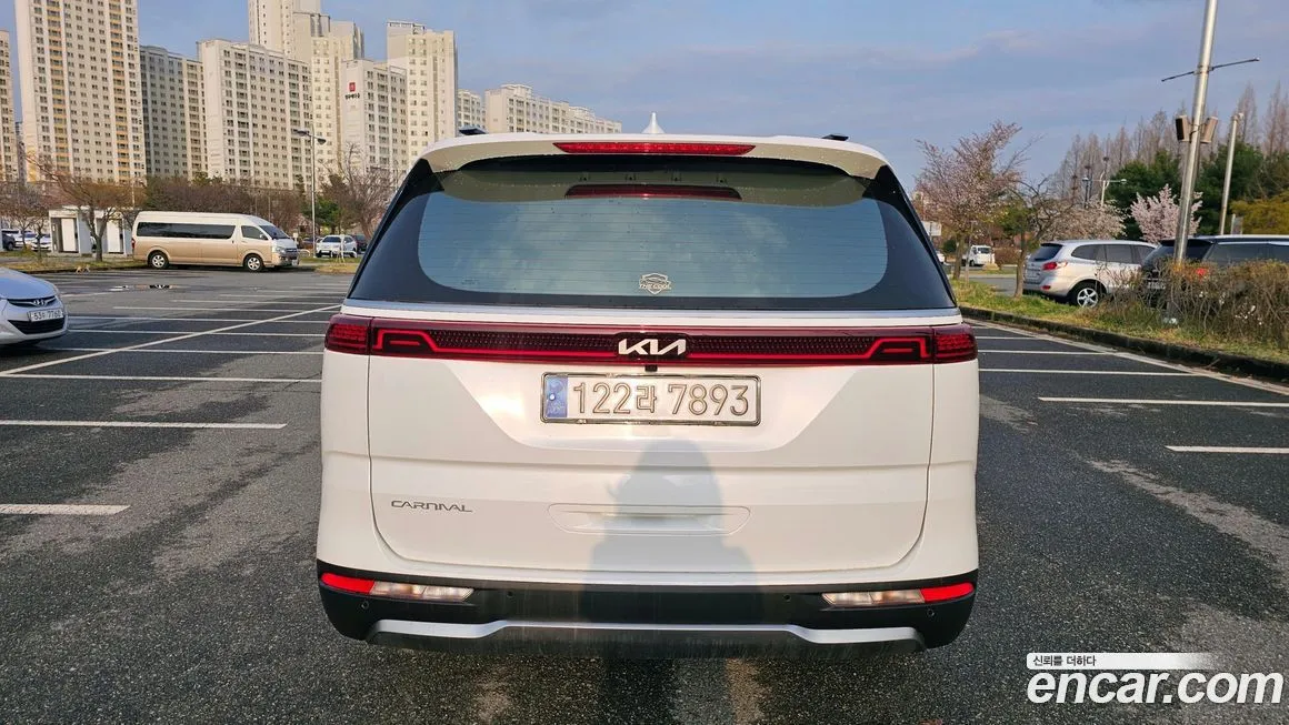 Kia Carnival — фото 6