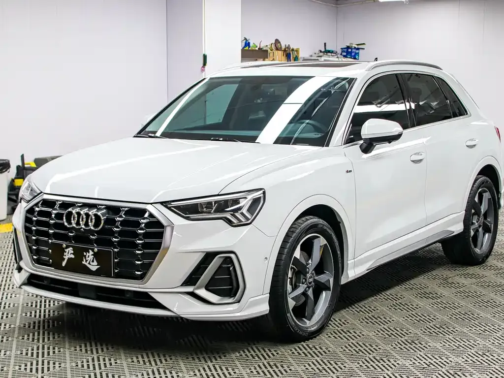 Audi Q3 — фото 1